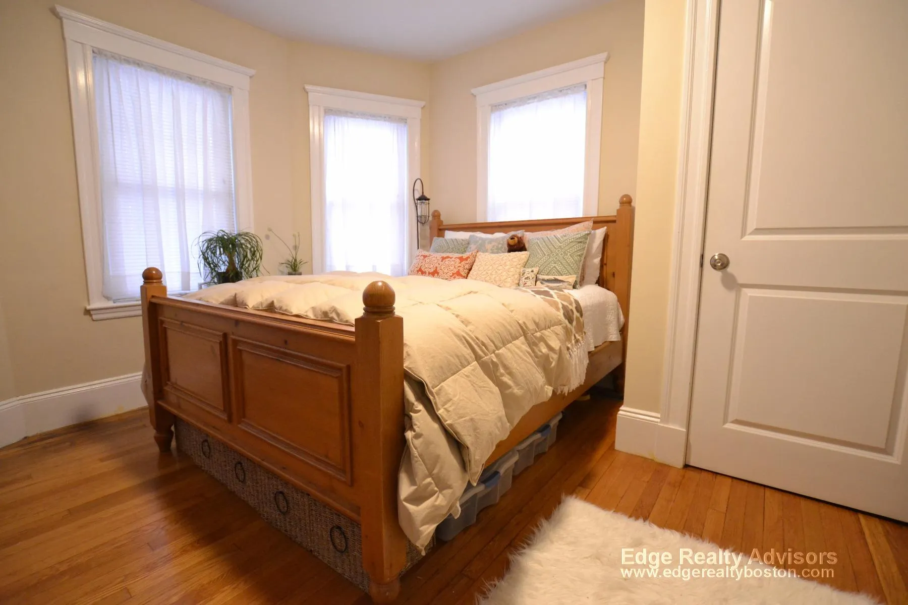 40 Atkins St, Oak Square