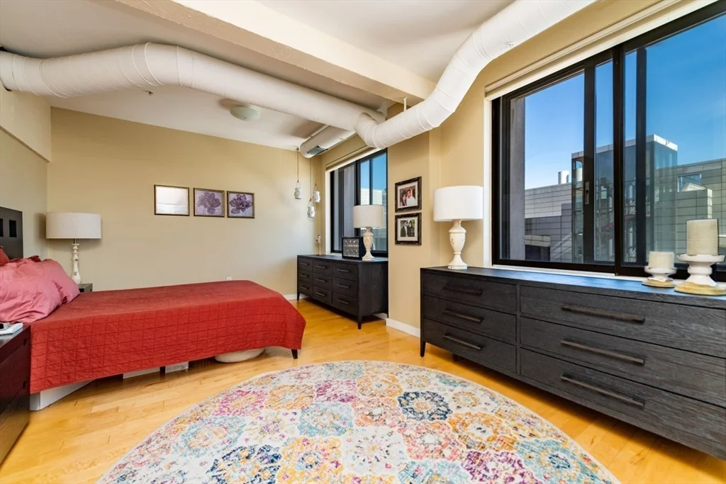 210 South St, Leather District