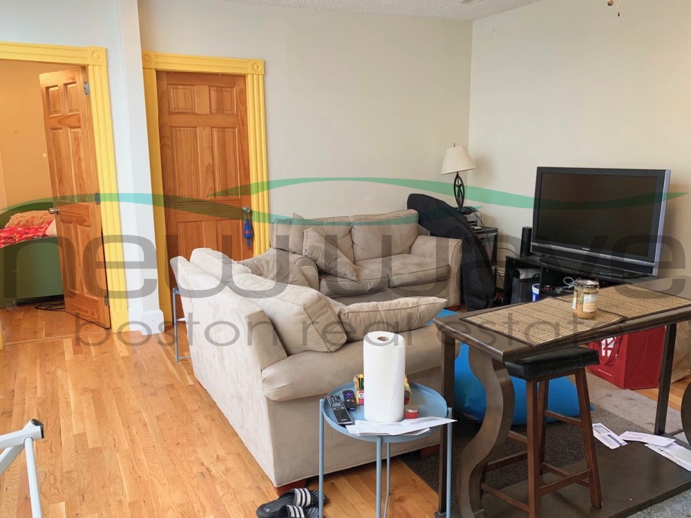 127 Cedar St, Roxbury