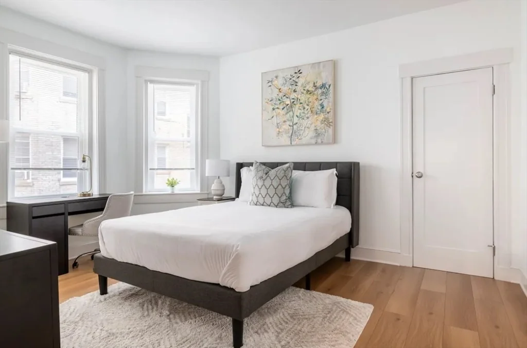 131 Park Dr, Fenway