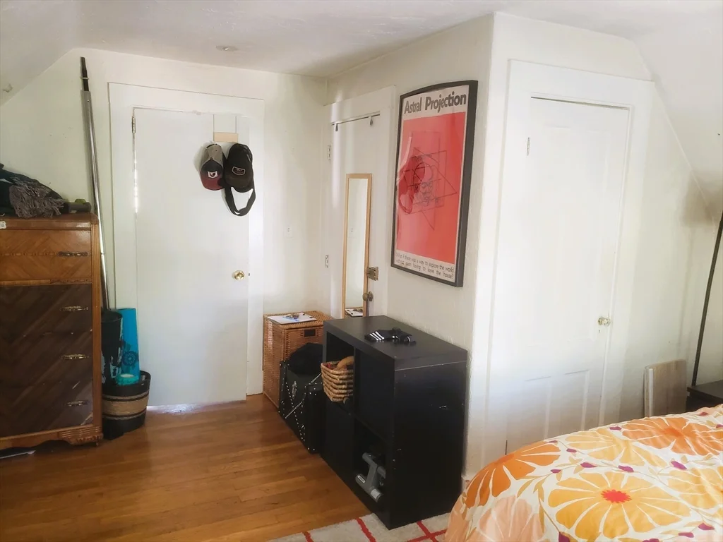 478 Medford St, Somerville