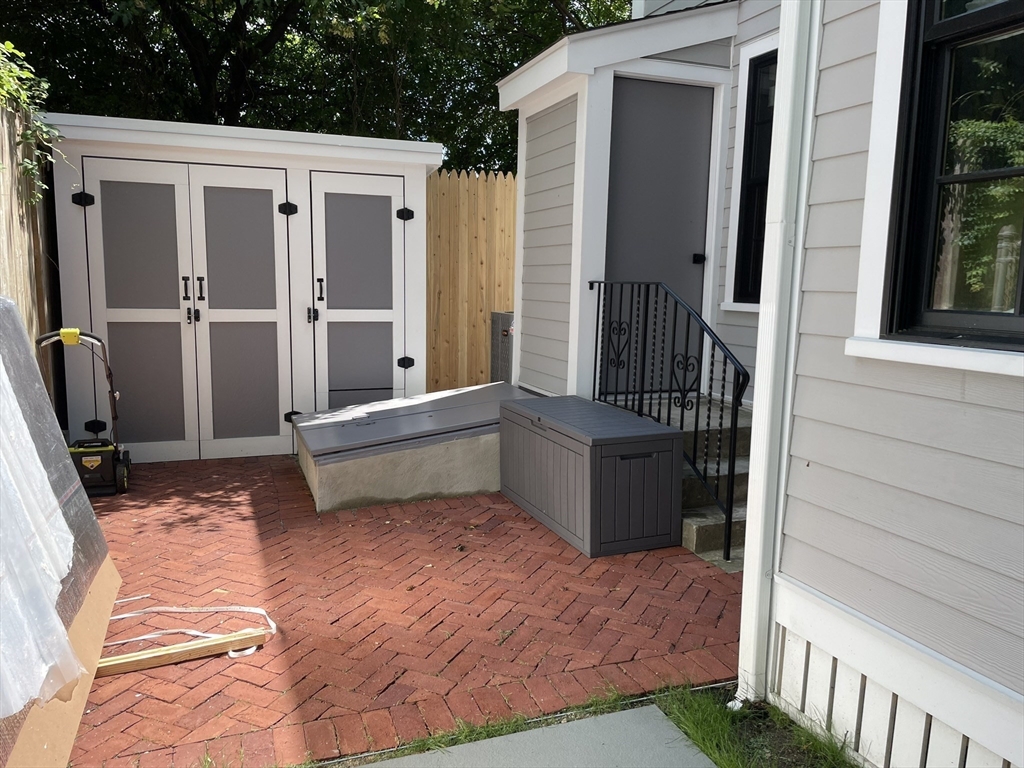 208 Windsor St, The Port