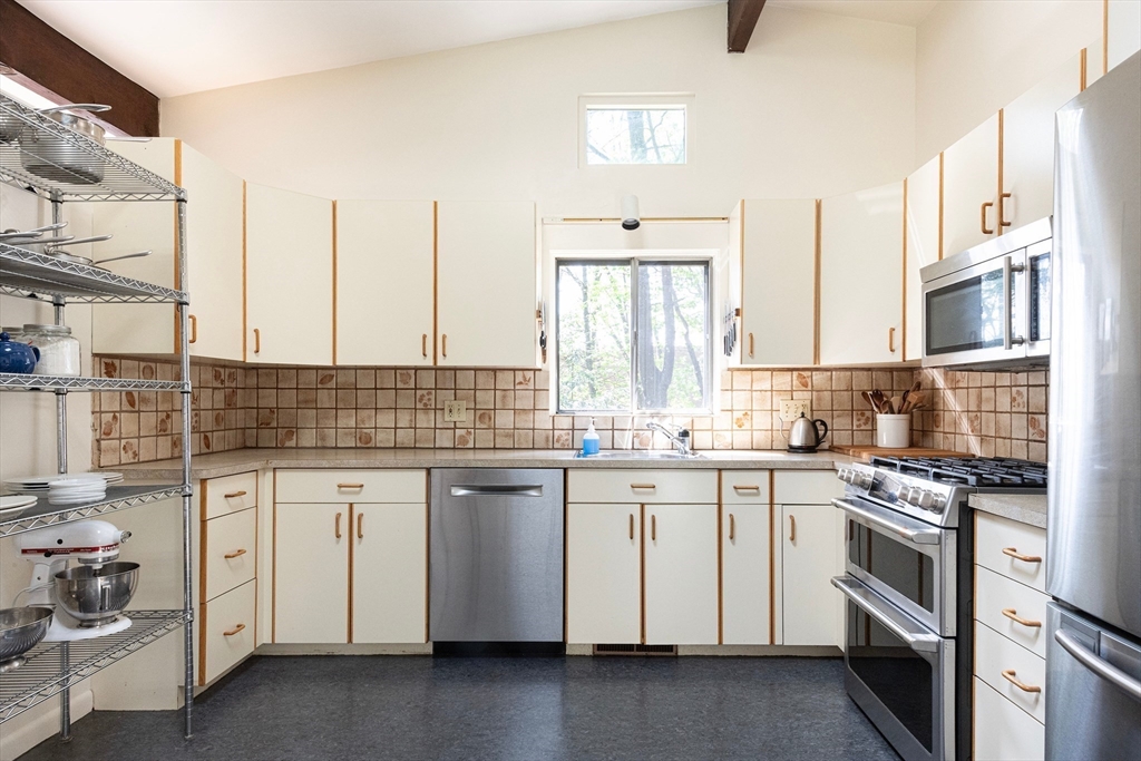 7 Partridge Rd, Lexington