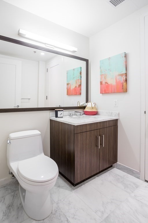 580 Washington St, Midtown