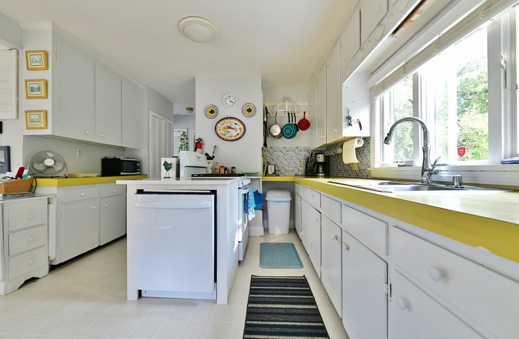 208 Standish Rd, Sagamore Beach