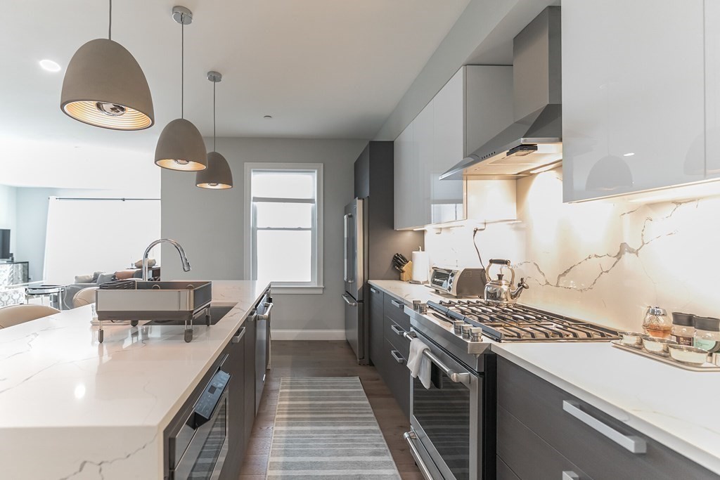 54 Pleasant St, Dorchester