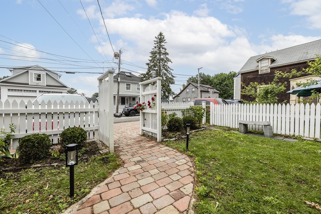 50 Rowland St, Marblehead