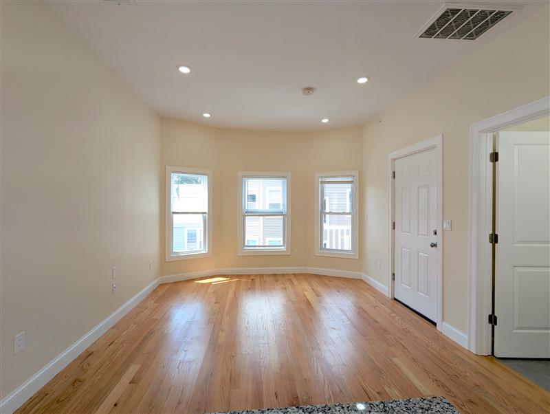 2 Sacramento Pl, Baldwin