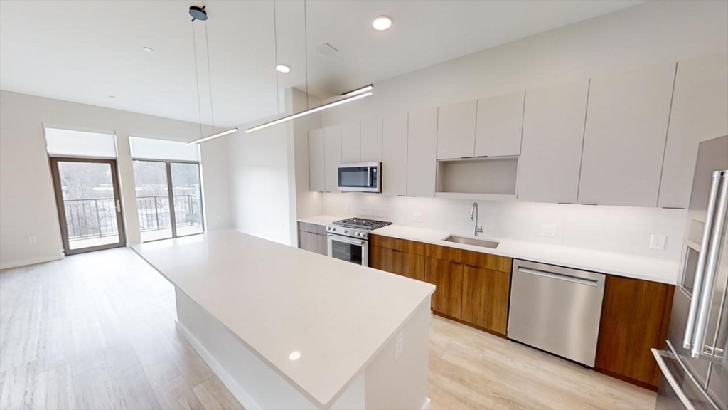 20 4th Ave, Burlington