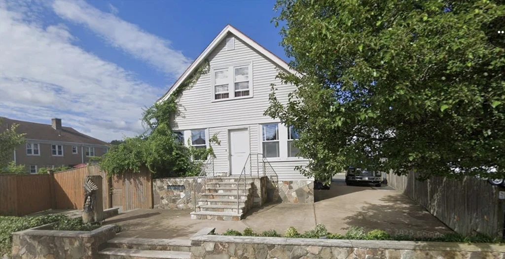 1034 N Main St, Randolph