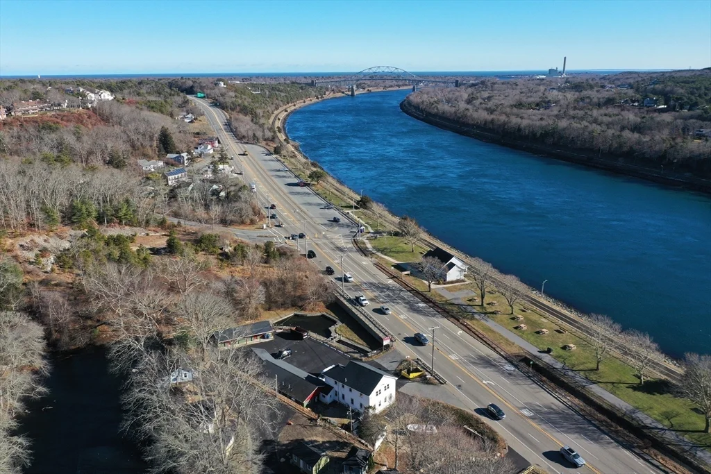 825 Scenic Hwy, Bourne