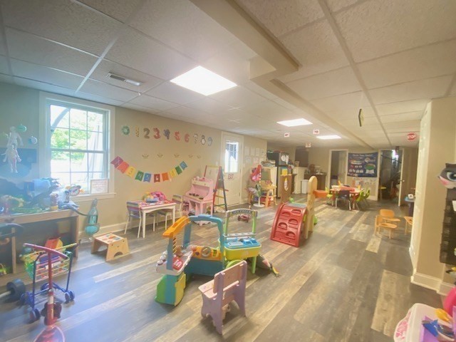 90 Cook Ln, Marlborough