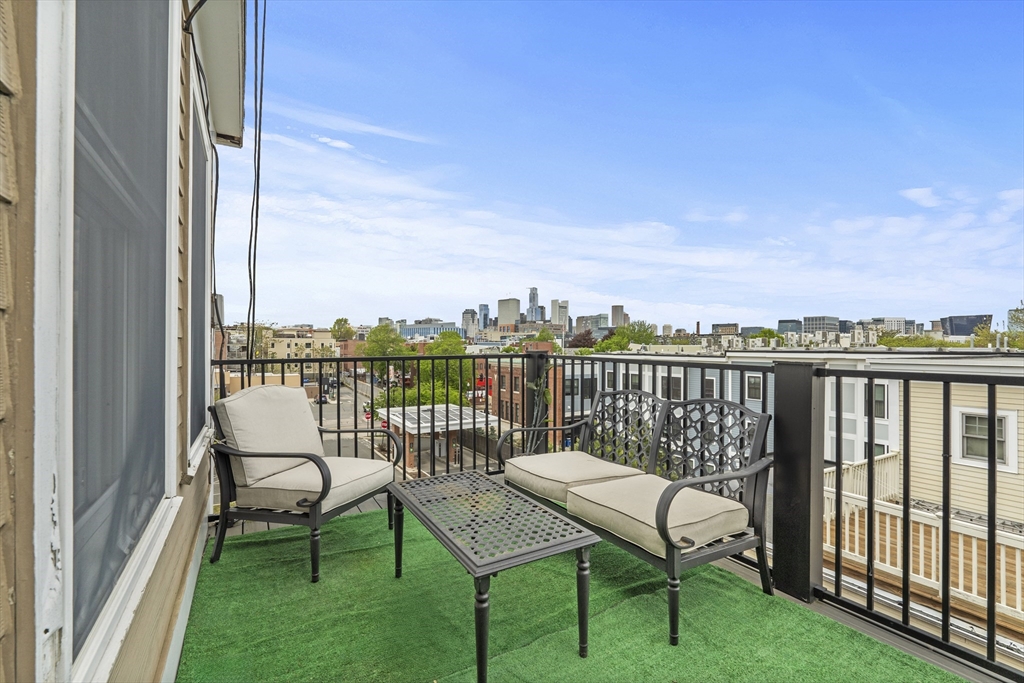 320 W Broadway, South Boston