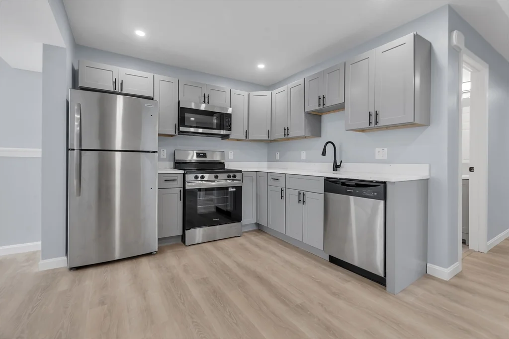 160 Chatham, Providence