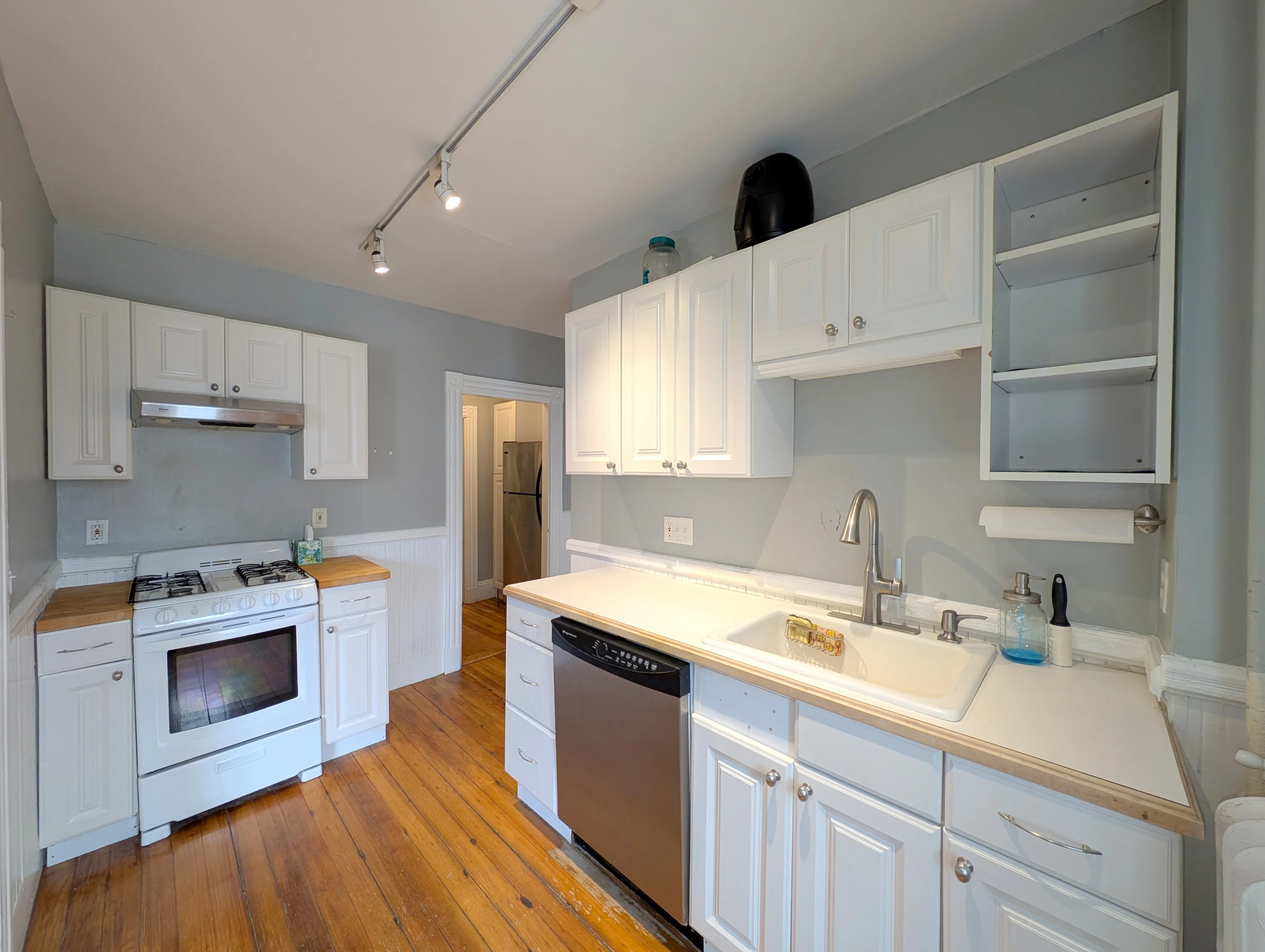 111 Woodstock St, West Somerville