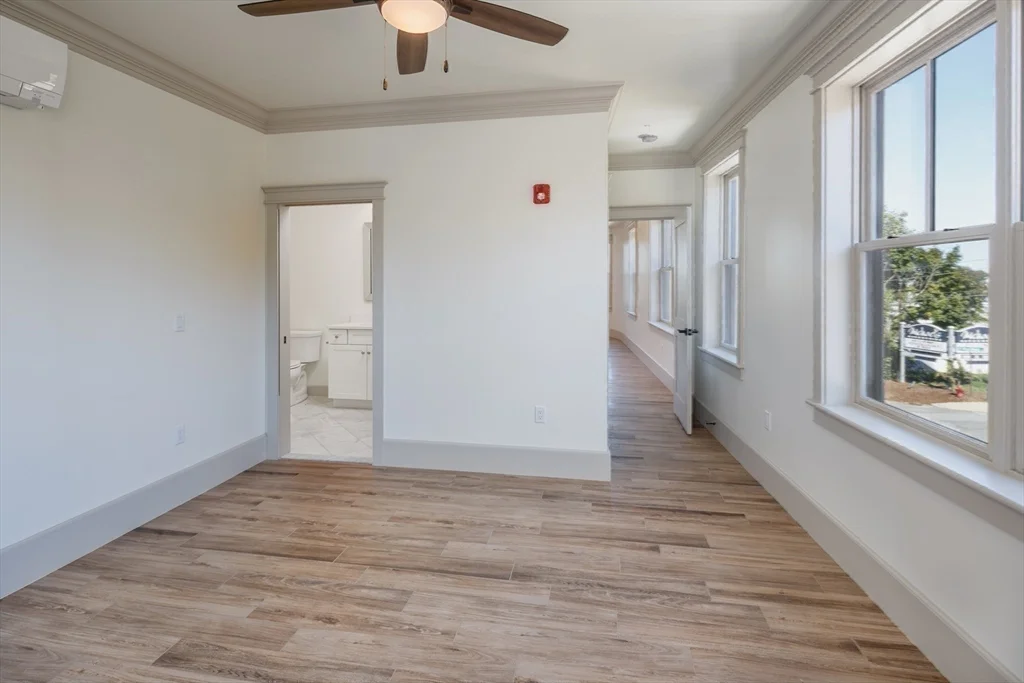 6 Market St, Newburyport