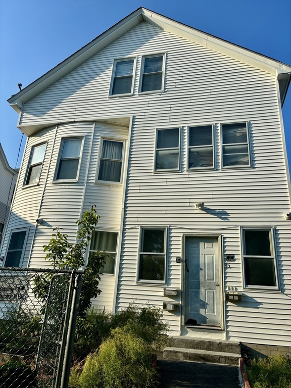 35 Stoneland Rd, Worcester
