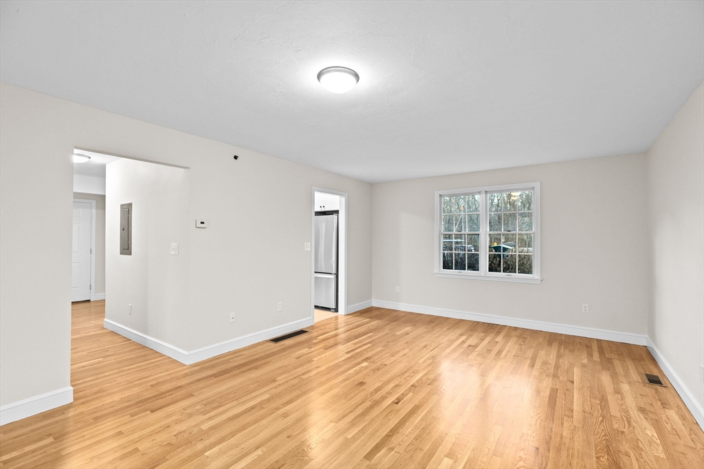 196 Summer St, World's End