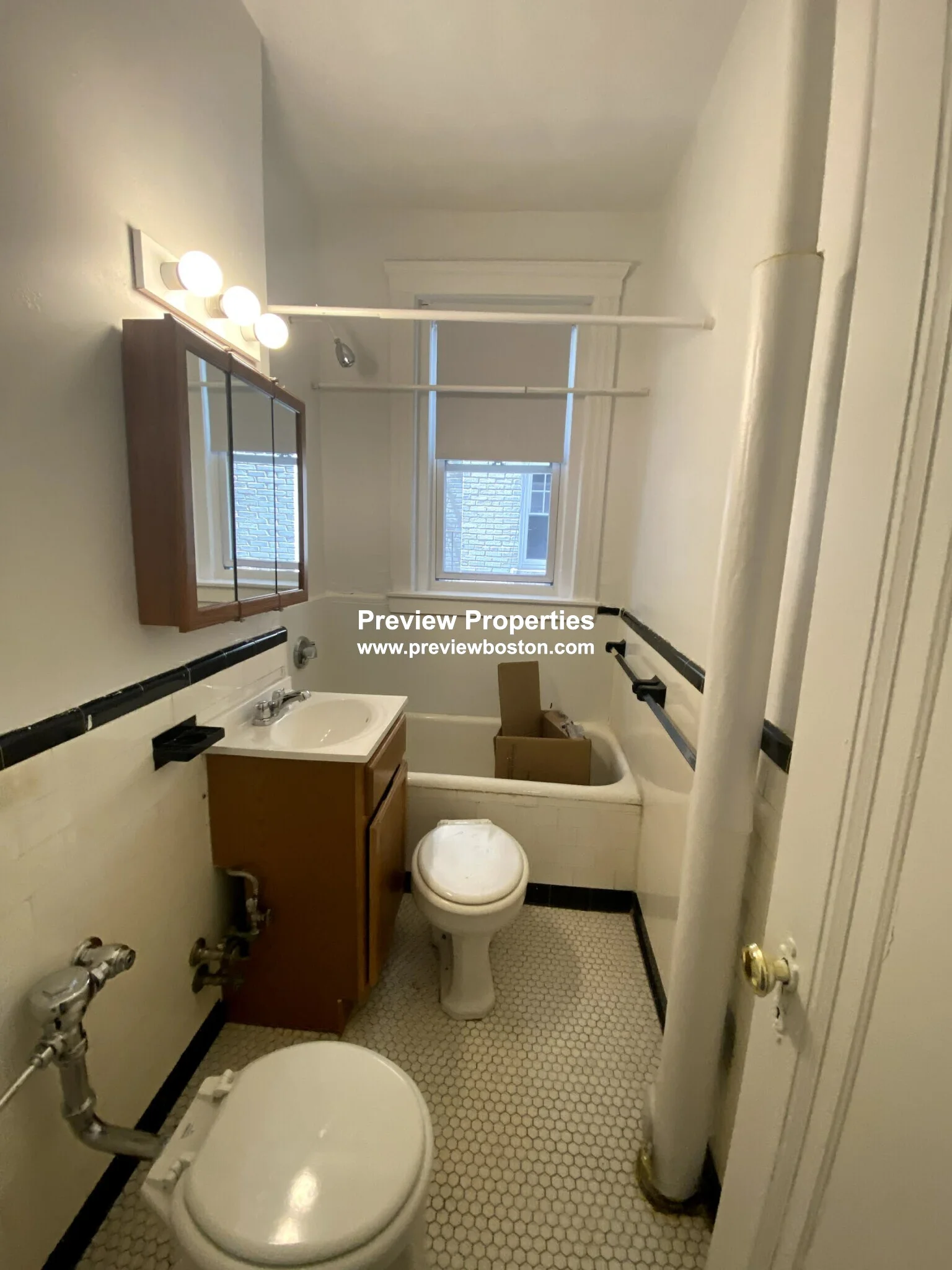 1687 Commonwealth Ave, Brighton