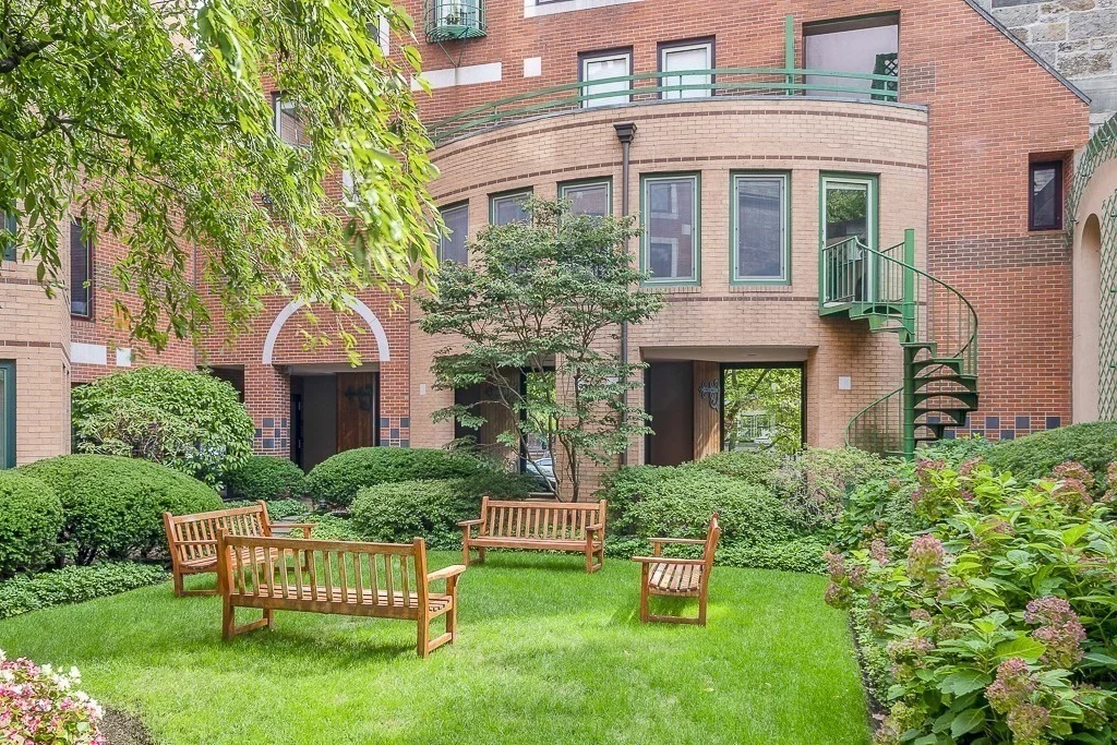 492 Beacon St, Back Bay