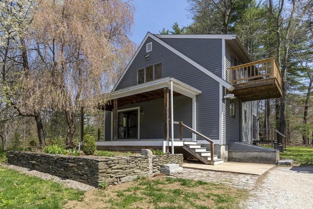 6 Pine Woods Rd, East Kingston