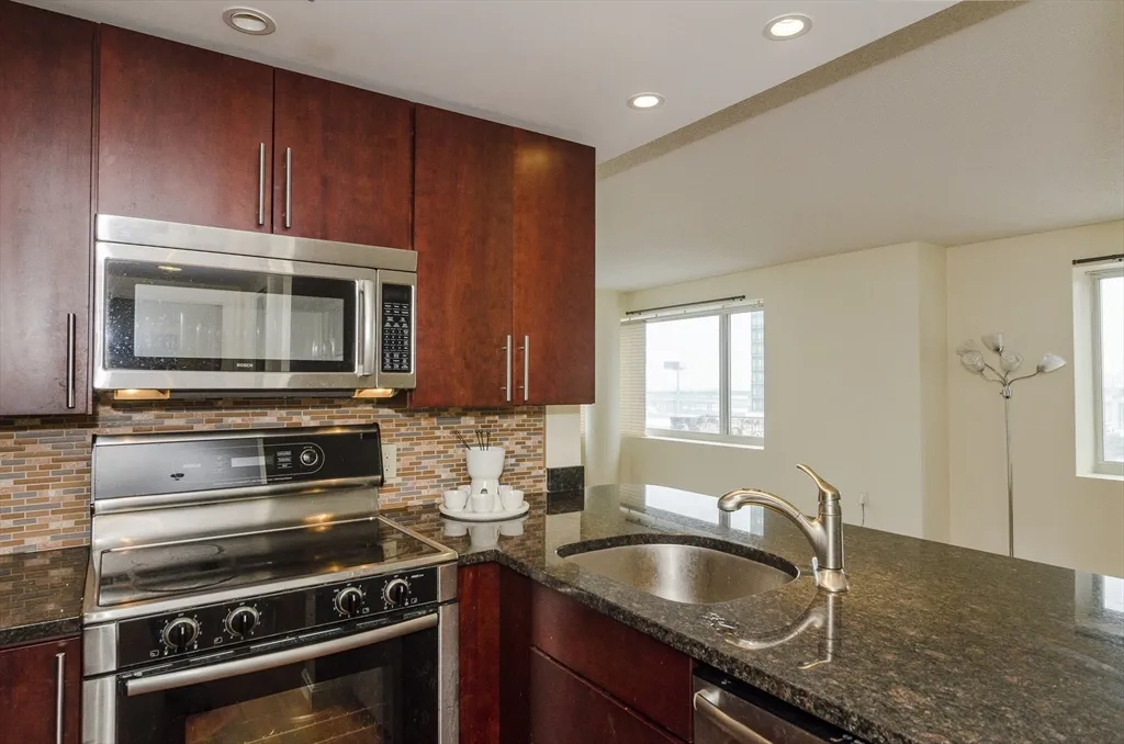 8 Museum Way, East Cambridge