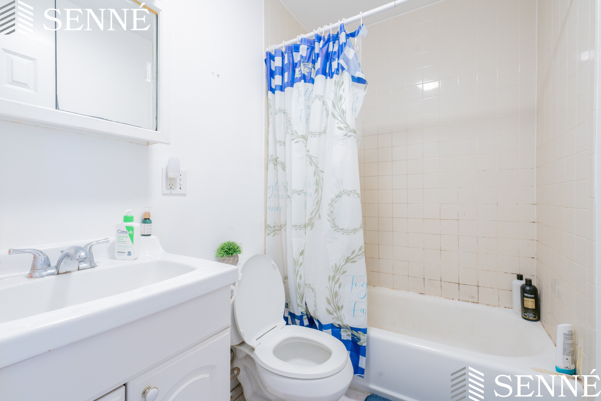 363 Cardinal Medeiros Ave, Wellington-Harrington