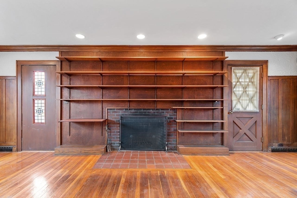 110 Leonard St, Belmont