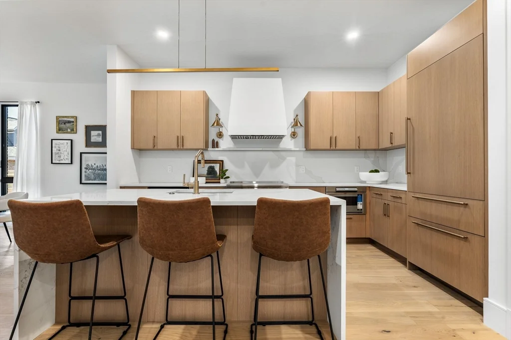 1114 Beacon St, Newton Center