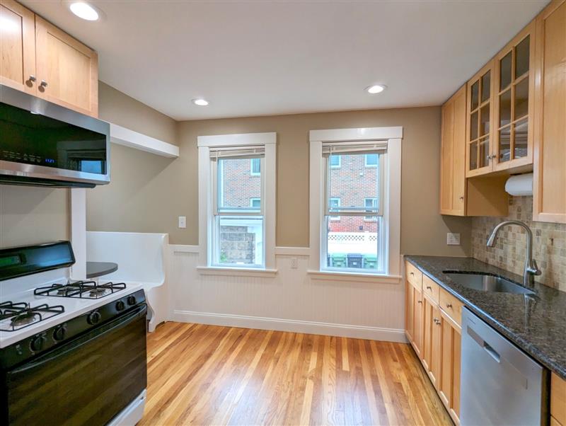 13 Kimball Rd, Watertown