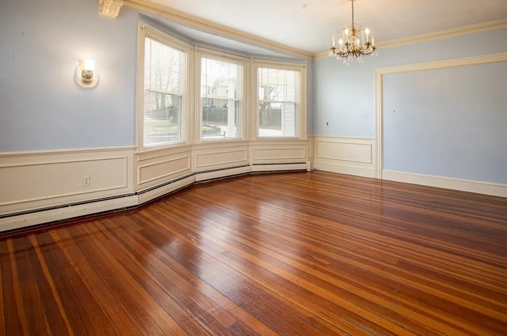 130 Underwood St, Fall River