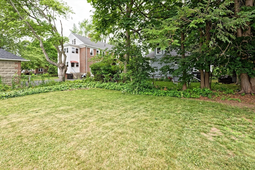 336 Bishop St, Framingham