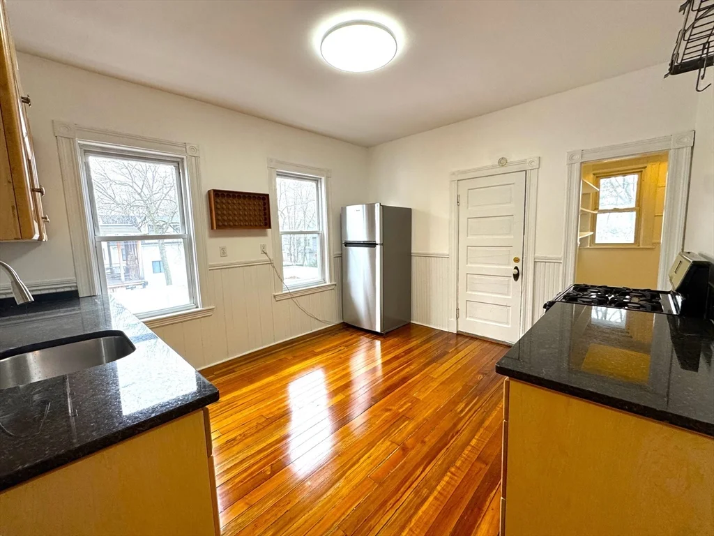 67 Washburn Ave, North Cambridge