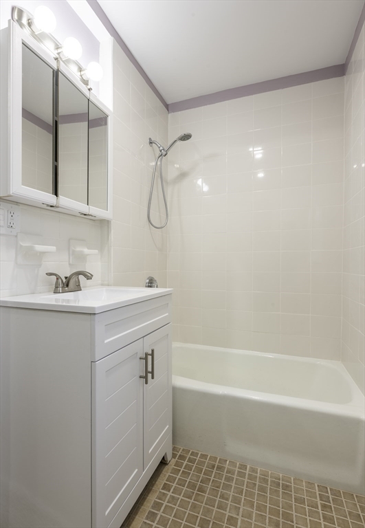 106 Byron St, East Boston