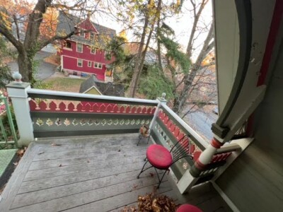 19 A Mountfort Rd, Newton Highlands