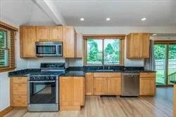 63 Pierrepont Rd, Newton Lower Falls