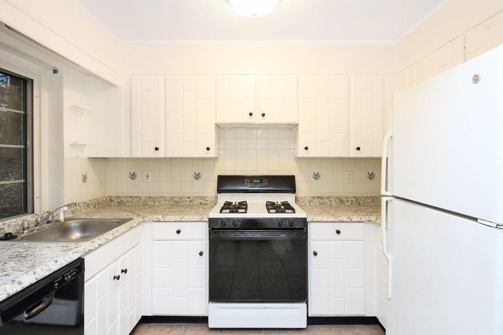 28 Saint Paul St, Coolidge Corner