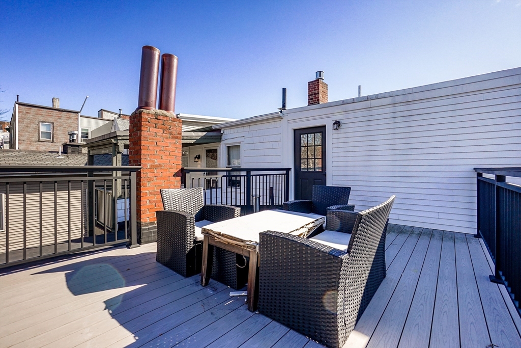 28 Telegraph St, South Boston