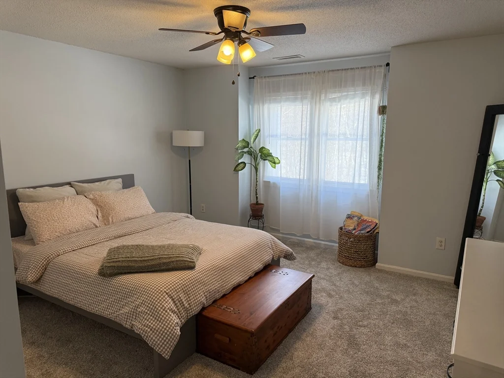 124 Tennis Plaza Rd, Dracut