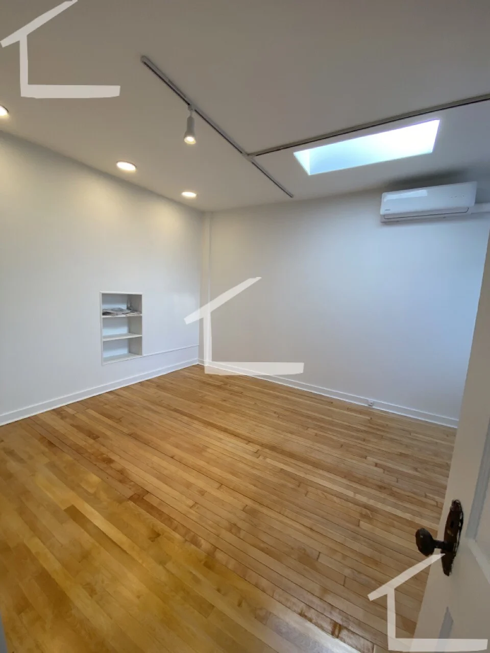 229 Harvard St, The Port