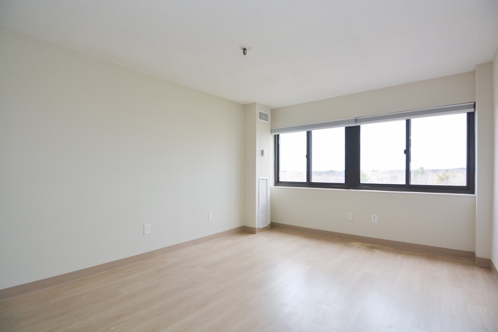 95 Audubon Rd, Wakefield