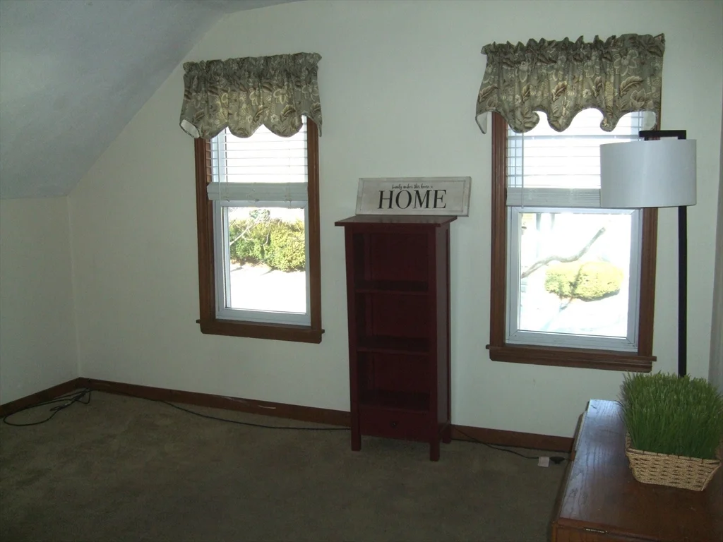 34 Moore Ave, Franklin