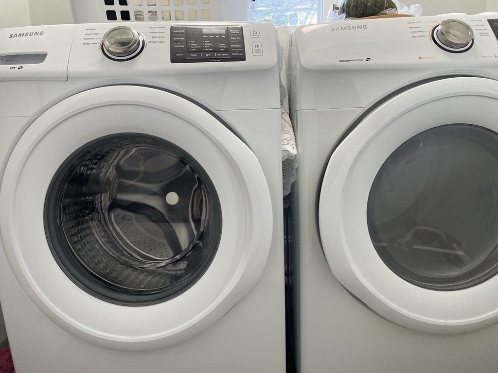 884 Chestnut St, Waban