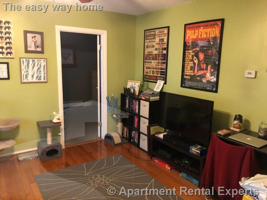 9 Lowell Ter, Magoun Square