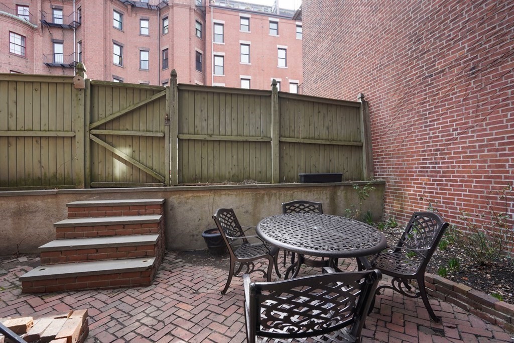 296 Marlborough St, Back Bay