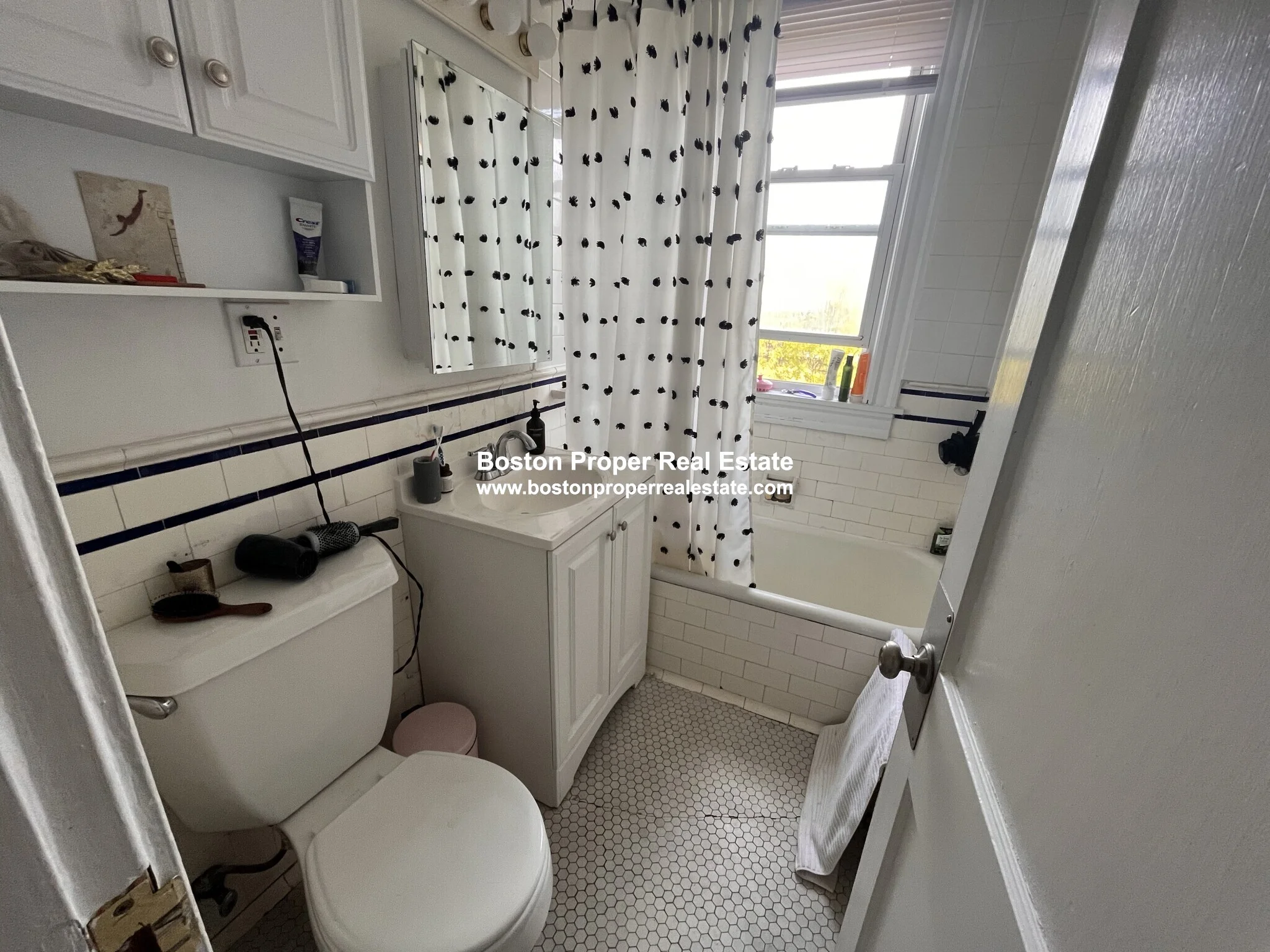 19 Melvin Ave, Brighton