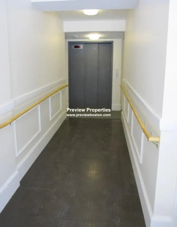 881 Massachusetts Ave, Mid Cambridge