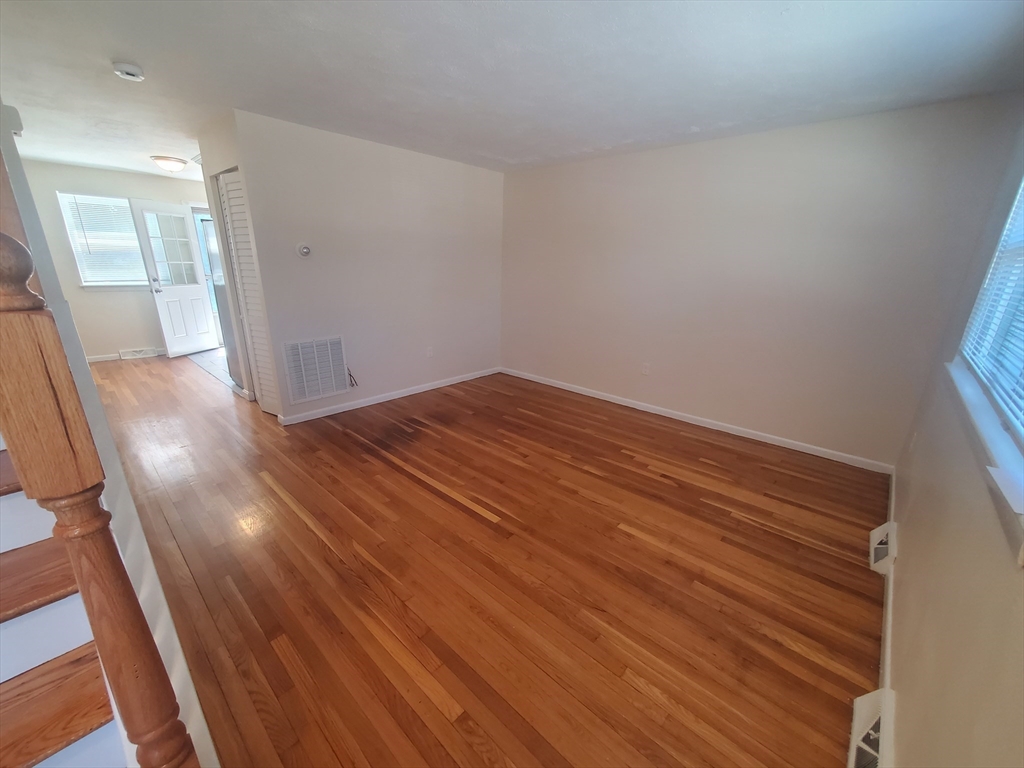 174 Pine St, Holbrook