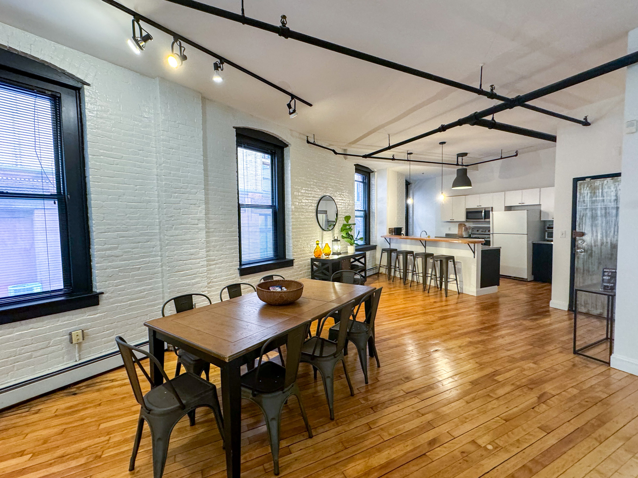 13-19 Stanhope St, Back Bay