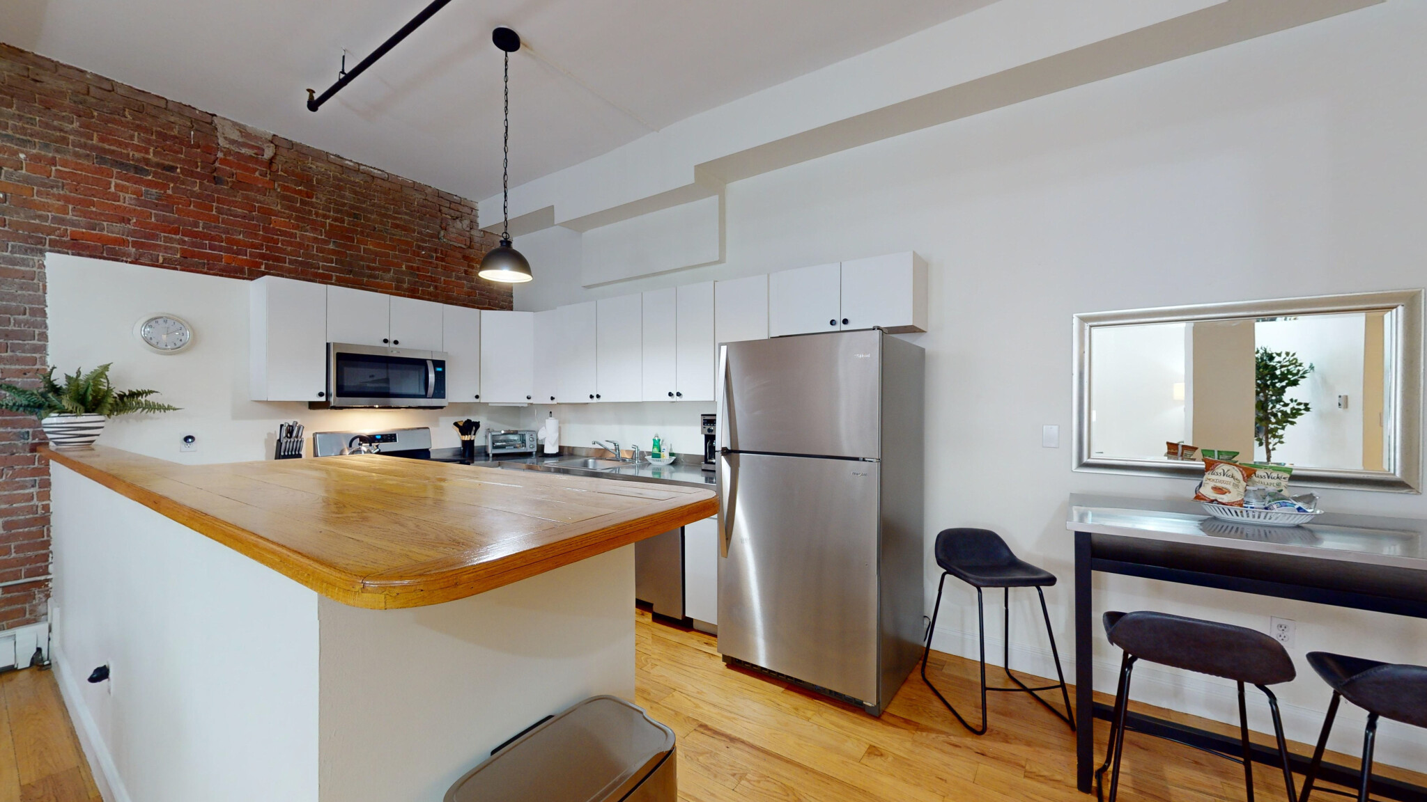 13-19 Stanhope St, Back Bay